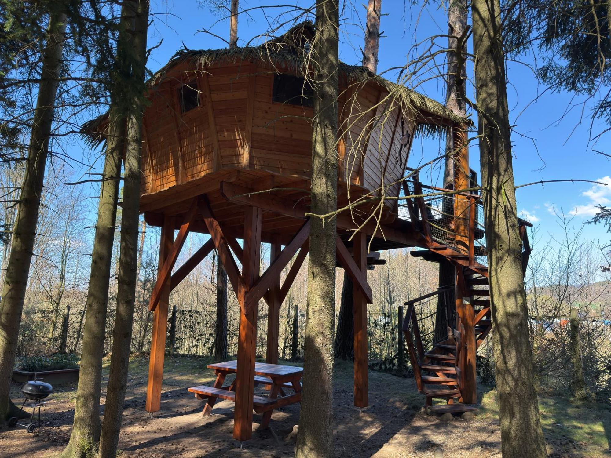 Hotel Treehouse U Rybnika Osecna Zewnętrze zdjęcie